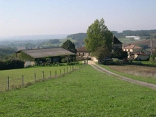 Hameau Authentique T15 à vendre, avec Maison et 6 logements indépendants et une vue panoramique-Saint-Vincent-Lespinasse (82)