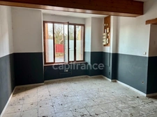 Ancien immeuble à rénover de 410 m² avec jardin et parking privatif – Larrazet (82)