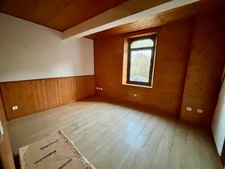 Ancien immeuble à rénover de 410 m² avec jardin et parking privatif – Larrazet (82)