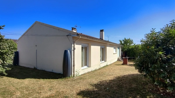 Maison à vendre 9 pièces plain pied-CHATEAU LANDON (77)-accès Paris en train 1h15
