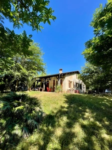 À vendre – Maison de campagne 5 pièces, 121 m² sur 7000² de terrain avec dépendances – Montricoux (82)