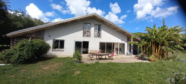 Propriete à vendre 7 pièces LANMEUR (29)