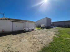 Hangars/Garages à vendre MEURSAC (17)