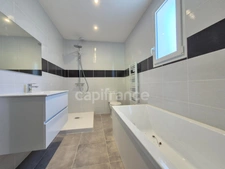 Maison à vendre 5 pièces BREUILLET (17) - Terrain de 232m²