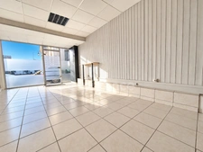 SAUJON – IMMEUBLE DE CARACTÈRE AVEC 3 LOTS DONT 1 APPARTEMENT ET 2 LOCAUX COMMERCIAUX 