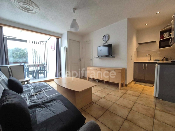 Appartement à vendre 2 pièces SAINT GEORGES DE DIDONNE (17), loggia fermée et isolée. 