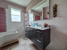Single-story house for sale, 5 rooms, SAINT GEORGES DE DIDONNE (17) - Swimming pool - Garage 