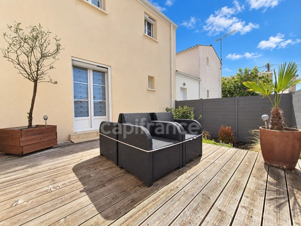 Maison à vendre 4 pièces SAINT GEORGES DE DIDONNE (17) - Terrasses -garage