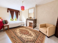 SAUJON – IMMEUBLE DE CARACTÈRE AVEC 3 LOTS DONT 1 APPARTEMENT ET 2 LOCAUX COMMERCIAUX 