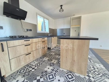 Maison à vendre 4 pièces CHAILLEVETTE (17) - 3 chambres - Terrain de 614m²