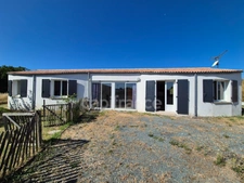 Maison à vendre 4 pièces CHAILLEVETTE (17) - 3 chambres - Terrain de 614m²