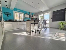 House for sale in Royan (17), 6 rooms - 4 bedrooms - Swimming pool - Garage - 1129m² plot
