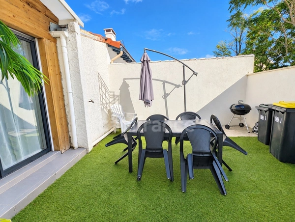 RONCE LES BAINS – À quelques pas de la plage – Appartement 7 pièces de 130 m² avec terrasse et balcon
