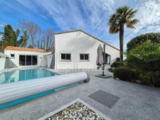 House for sale in Royan (17), 6 rooms - 4 bedrooms - Swimming pool - Garage - 1129m² plot