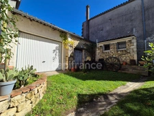 Maison à vendre 4 pièces MEURSAC (17) - Jardin