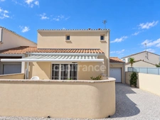 Maison à vendre 4 pièces SAINT GEORGES DE DIDONNE (17) - Terrasses -garage