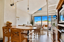 Renovated 2-room apartment for sale in MESCHERS SUR GIRONDE (17) with balcony, close to shops and beaches