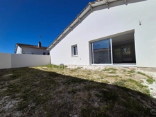 Maison à vendre 5 pièces BREUILLET (17) - Terrain de 232m²