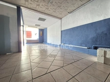 Local commercial/bureau à vendre SAUJON (17)