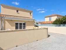 Maison à vendre 4 pièces SAINT GEORGES DE DIDONNE (17) - Terrasses -garage