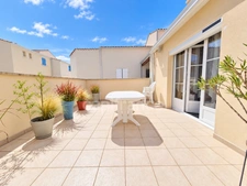Maison à vendre 4 pièces SAINT GEORGES DE DIDONNE (17) - Terrasses -garage