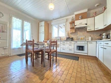 Maison à vendre 6 pièces avec logement indépendant BREUILLET (17) - Garage - Terrain de 758m²