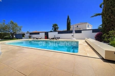 Single-story house for sale, 5 rooms, SAINT GEORGES DE DIDONNE (17) - Swimming pool - Garage 