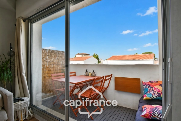 Appartement rénové à vendre 2 pièces MESCHERS SUR GIRONDE (17) avec balcon, à proximité des commerces et des plages