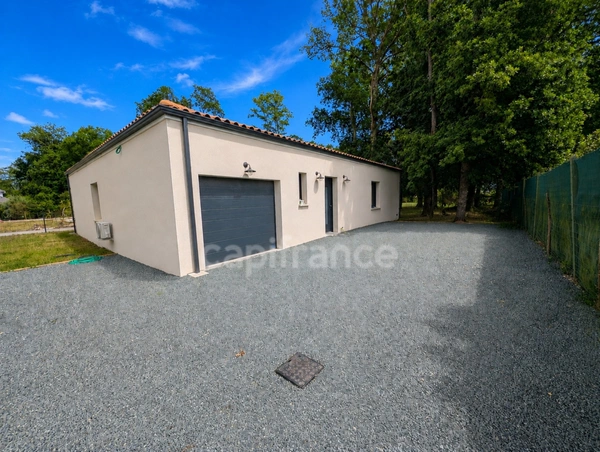 Maison à vendre 4 pièces LA TREMBLADE (17) - Garage - Terrain de 587m²
