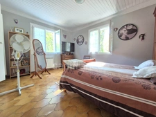 Maison à vendre 6 pièces avec logement indépendant BREUILLET (17) - Garage - Terrain de 758m²