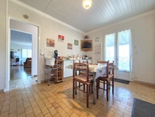 Maison à vendre 6 pièces avec logement indépendant BREUILLET (17) - Garage - Terrain de 758m²