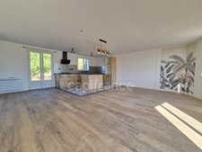 Maison à vendre 4 pièces CHAILLEVETTE (17) - 3 chambres - Terrain de 614m²