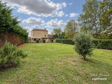 LOLME – Maison en pierre de 135 m², trois chambres, jardin et dépendance indépendante