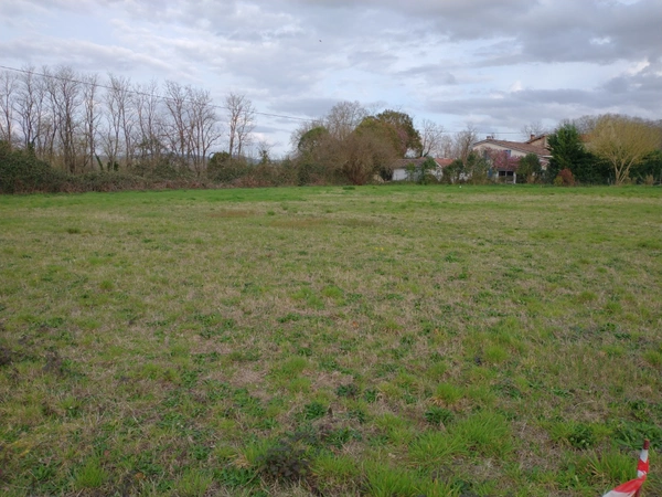Terrain à vendre de 2 679,00 m² VILLETON (47)