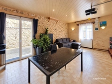 LOLME – Maison en pierre de 135 m², trois chambres, jardin et dépendance indépendante