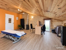 LOLME – Maison en pierre de 135 m², trois chambres, jardin et dépendance indépendante