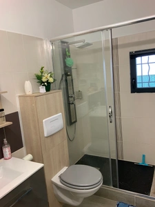 Dpt Hérault (34), BARE PROPERTY SINGLE-FOOT pavilion from 2017 of 125 m² - 491m² - Garage, swimming pool, spa