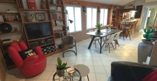 Mèze Bassin de Thau, 15 minutes walk from the beaches, unusual 5-room house, garden, parking, outbuildings 