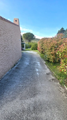 15 minutes from Montpellier – Occupied life annuity on a 1000 m² plot with swimming pool, a strategic investment! Near Montarnaud