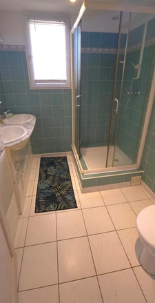 Mèze Bassin de Thau, 15 minutes walk from the beaches, unusual 5-room house, garden, parking, outbuildings 