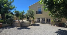Mèze Bassin de Thau, 15 minutes walk from the beaches, unusual 5-room house, garden, parking, outbuildings 