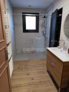 A vendre maison 110 m2 à 5 pièces CHAROLLES (71)