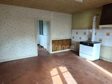 Ancienne ferme 114 m2 avec dépendances SAINT AUBIN EN CHAROLLAIS (71)