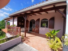   STE LUCE -  Superbe Villa - Terrain : 1000 m² - Vue mer & Piscine - Grand garage