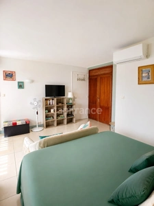 A 200 METRES DES PLAGES* STUDIO MEUBLÉ EN RDC* ACCESSIBLE PMR* PARKING PRIVÉ*  STE ANNE (972)