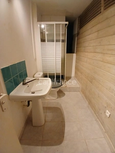 MAISON DE RAPPORT de 220m²- 3 Niveaux- DEUX T4 + UN T2. TERRAIN ARBORE 1700 M² AVEC PISCINE. RIVIERE PILOTE (972)