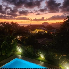SUR LES HAUTEURS DE STE LUCE-UNE RESIDENCE DE 5 APPARTEMENTS- PISCINE- VUE MER DES CARAIBES 