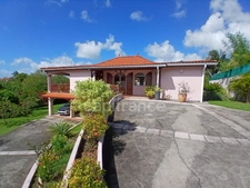   STE LUCE -  Superbe Villa - Terrain : 1000 m² - Vue mer & Piscine - Grand garage