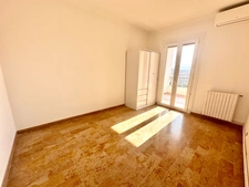AJACCIO St Jean - T4 80m2 avec terrasse, vue dégagée, grenier et parking privé - 290000 € - 