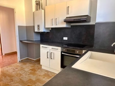 AJACCIO St Jean - T4 80m2 avec terrasse, vue dégagée, grenier et parking privé - 290000 € - 